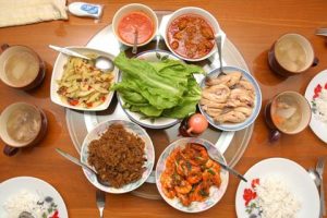 Quà tặng ngày 8/3 – Món quà ý nghĩa thiết thực cho chị em trong ngày Quốc Tế Phụ Nữ
