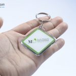 Nơi nào TPHCM sản xuất móc khoá mica, móc khoá đổ keo giá rẻ?