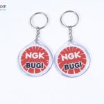 Nơi nào TPHCM sản xuất móc khoá mica, móc khoá đổ keo giá rẻ?