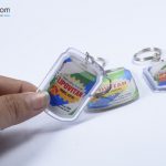 Nơi nào TPHCM sản xuất móc khoá mica, móc khoá đổ keo giá rẻ?