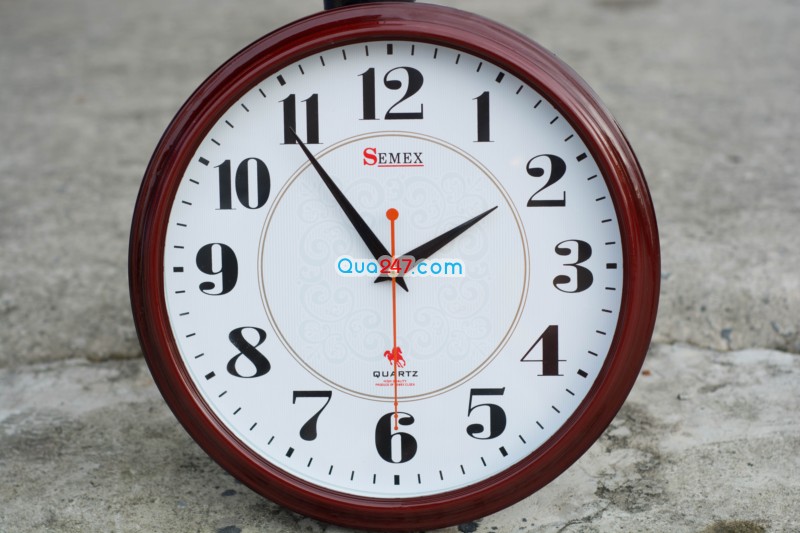Đồng hồ treo tường có in logo làm quà tặng thiết thực, ý nghĩa cho khách hàng