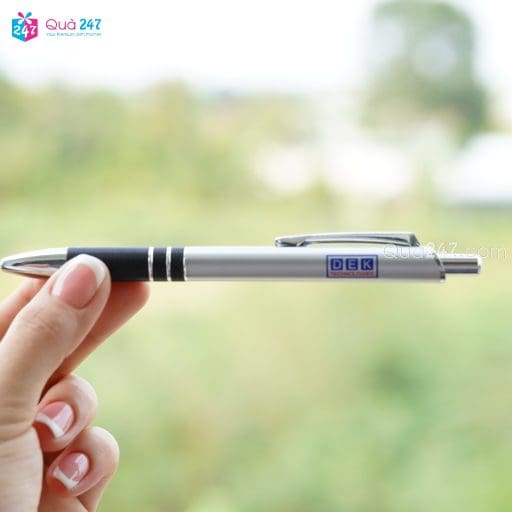 Bút Bi 05