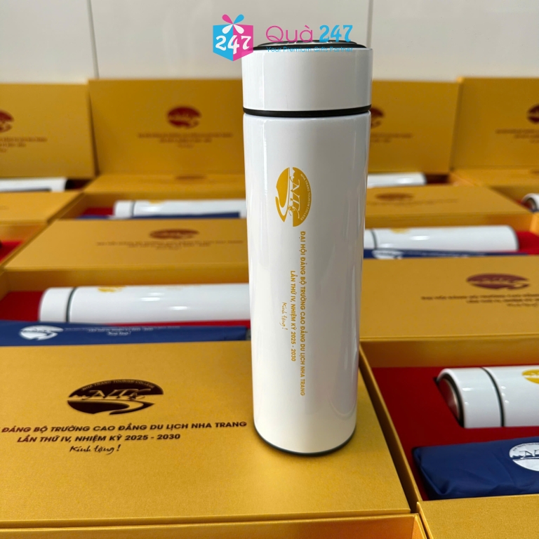 Làm thế nào để có Bộ Quà Tặng Bình Nước & Dù In Logo Giá Tốt?
