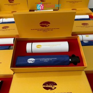Làm thế nào để có Bộ Quà Tặng Bình Nước & Dù In Logo Giá Tốt?